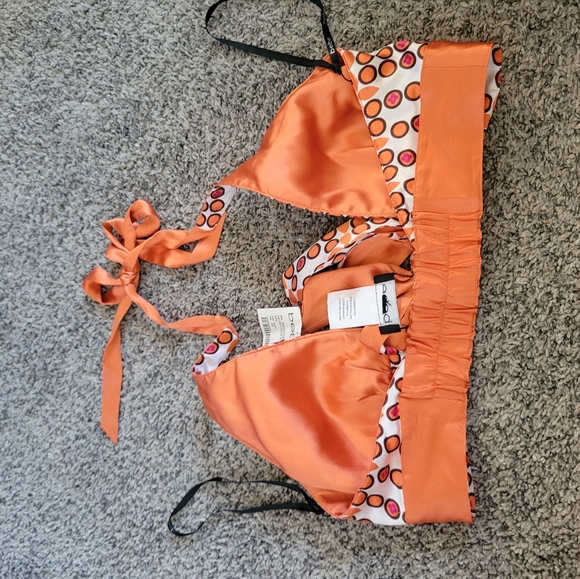 Bebe tie front crop silk halter - Picture 2 of 9